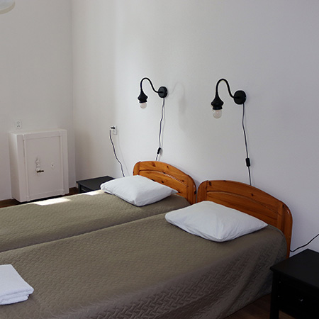 Hostel Lõuna twin room with shared bathroom